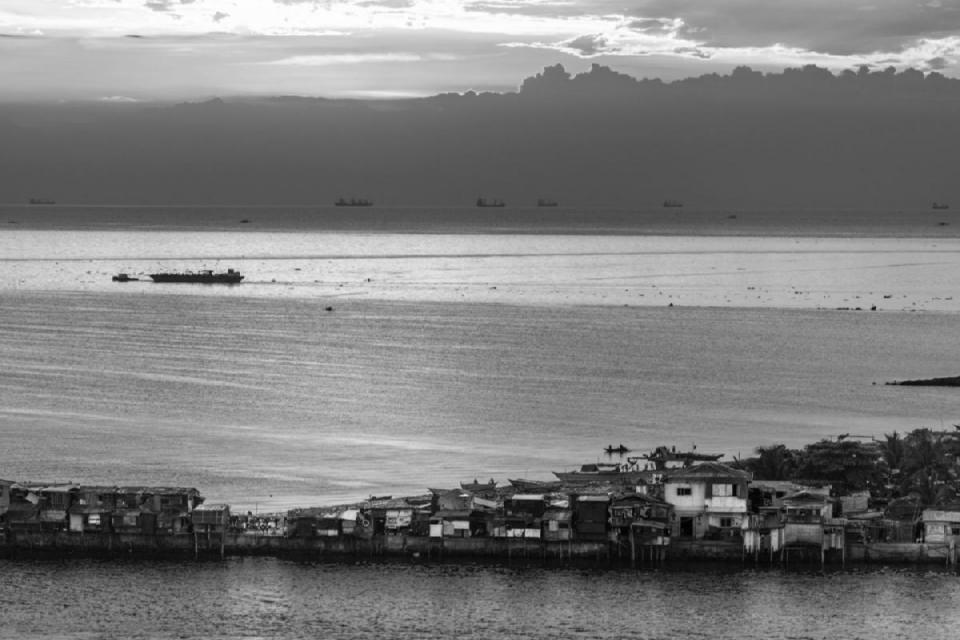 Slum im Hafen von Manila